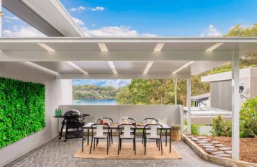 Create a modern and luminous space, perfect for year-round entertaining