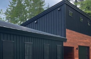 MODERN METAL BOARD AND BATTEN CLADDING